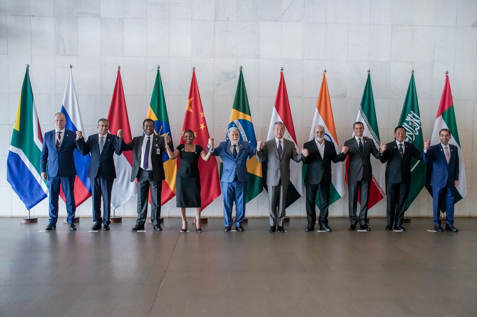 Under Ambassador Celso Amorim’s leadership, the meeting reinforced peaceful solutions grounded in International Law and multilateral mechanisms. | Image: Rafa Neddermeyer/BRICS Brasil/PR