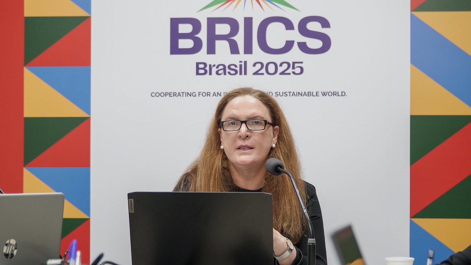 In an exclusive interview with BRICS Brasil, Luciana Mancini, coordinator of the Micro, Small, and Medium Enterprises Working Group, emphasized the key role these businesses play in the social and entrepreneurial fabric of the bloc’s countries. Image: Rafael Neddermeyer/BRICS Brasil/PR
