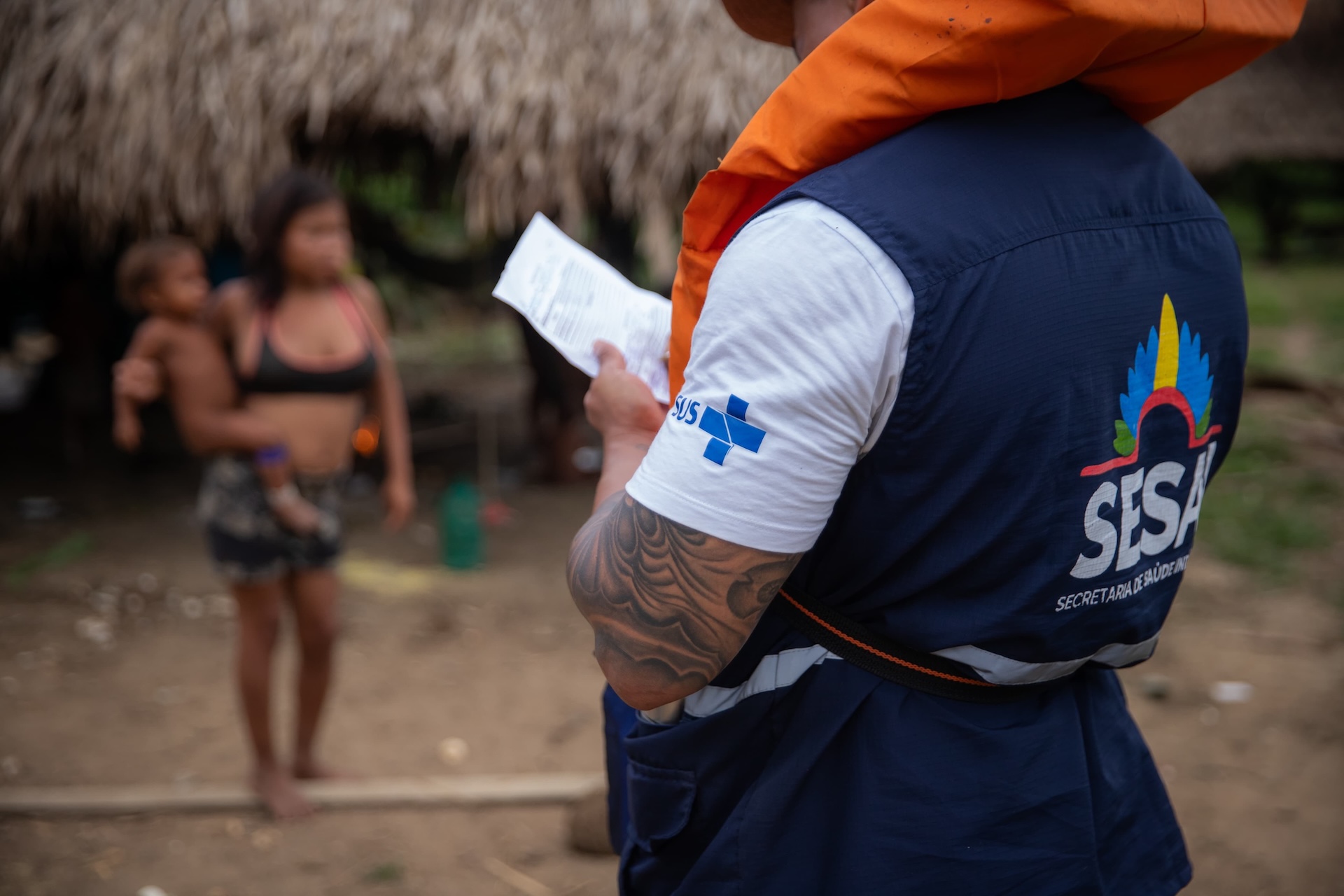 Assisted treatment for malaria in the Karanau Indigenous community, in Auaris, Roraima. Image: Rafael Nascimento/MS.