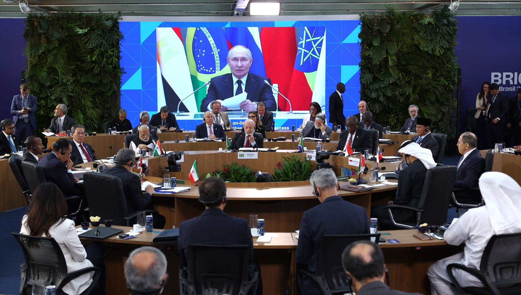 Chefes de Estado das 11 maiores economias emergentes do mundo durante a assinatura da Declaração Conjunta - Foto: Ueslei Marcelino / BRICS Brasil