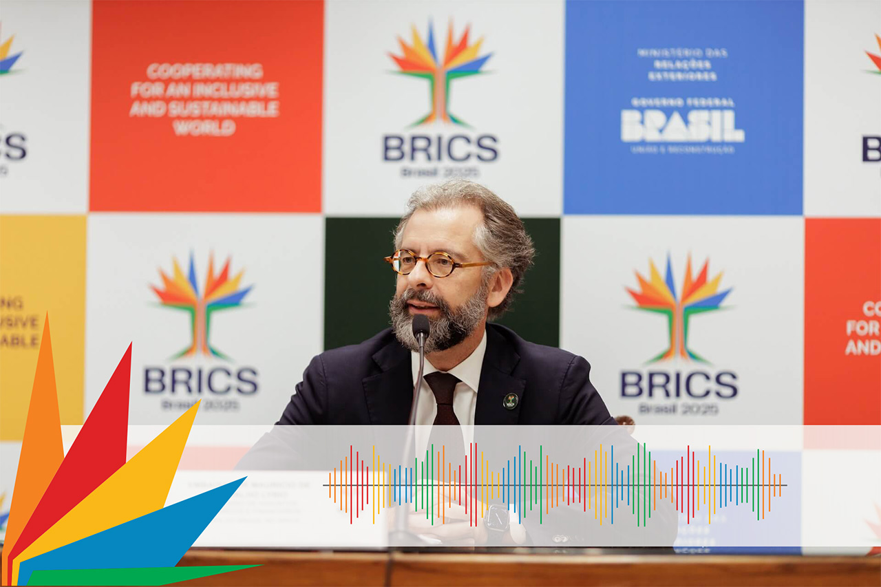 Embaixador e sherpa do BRICS, Mauricio Lyrio, em coletiva de imprensa sobre a 1ª Reunião de Sherpas, sob a presidência brasileira | Foto: Isabela Castilho/BRICS Brasil