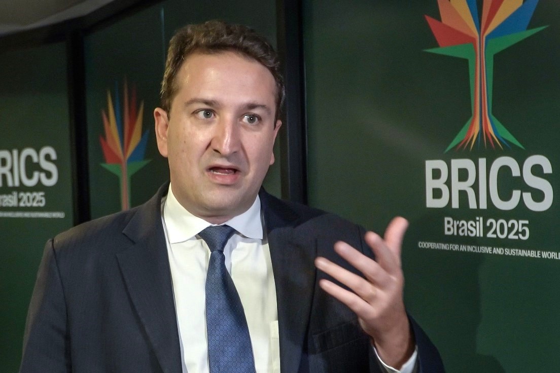 Antônio Cottas diz que negociações de finanças do BRICS são beneficiadas por expertise diplomática brasileira e tem potencial de diminuir desigualdades — Foto: Secom / BRICS Brasil