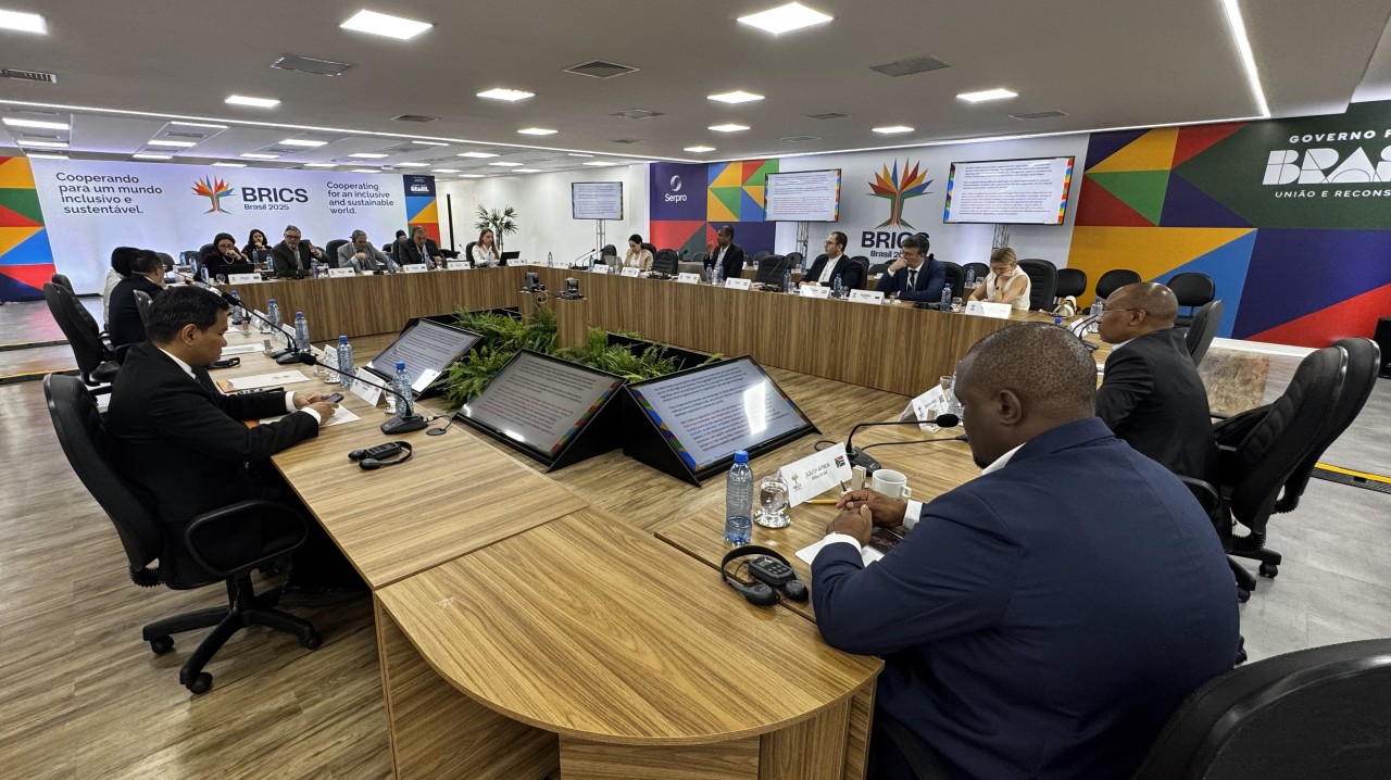 Delegados reforçam a importância da cooperação para padronizar normas diante de contexto global de incerteza econômica — Foto: Fabiano Ribeiro / BRICS Brasil
