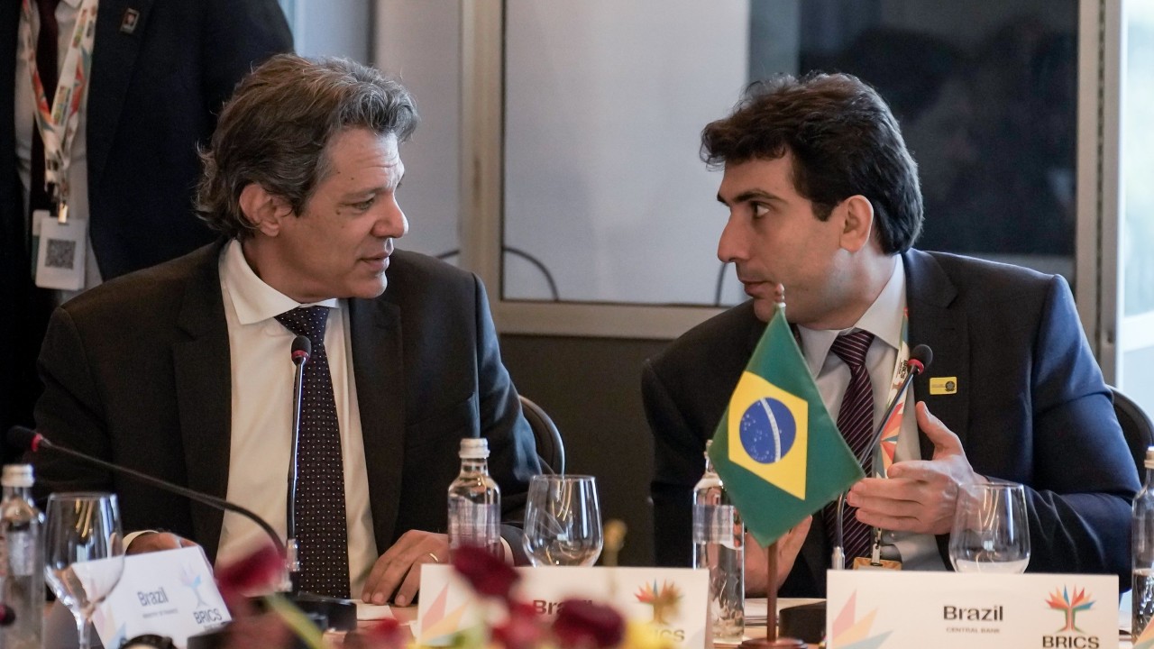 Haddad e Galípolo reforçam o compromisso do BRICS com economias estáveis, resilientes e preparadas para os desafios do futuro — Foto: Rafa Neddermeyer / BRICS Brasil