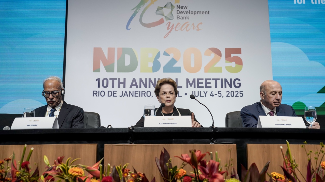 Presidenta Dilma em coletiva de imprensa no 10º Encontro Anual do NDB, que também marca o 10º aniversário do Banco — Foto: Rafa Neddermeyer / BRICS Brasil